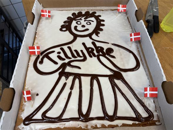 Kageperson - Hindbærsnitte